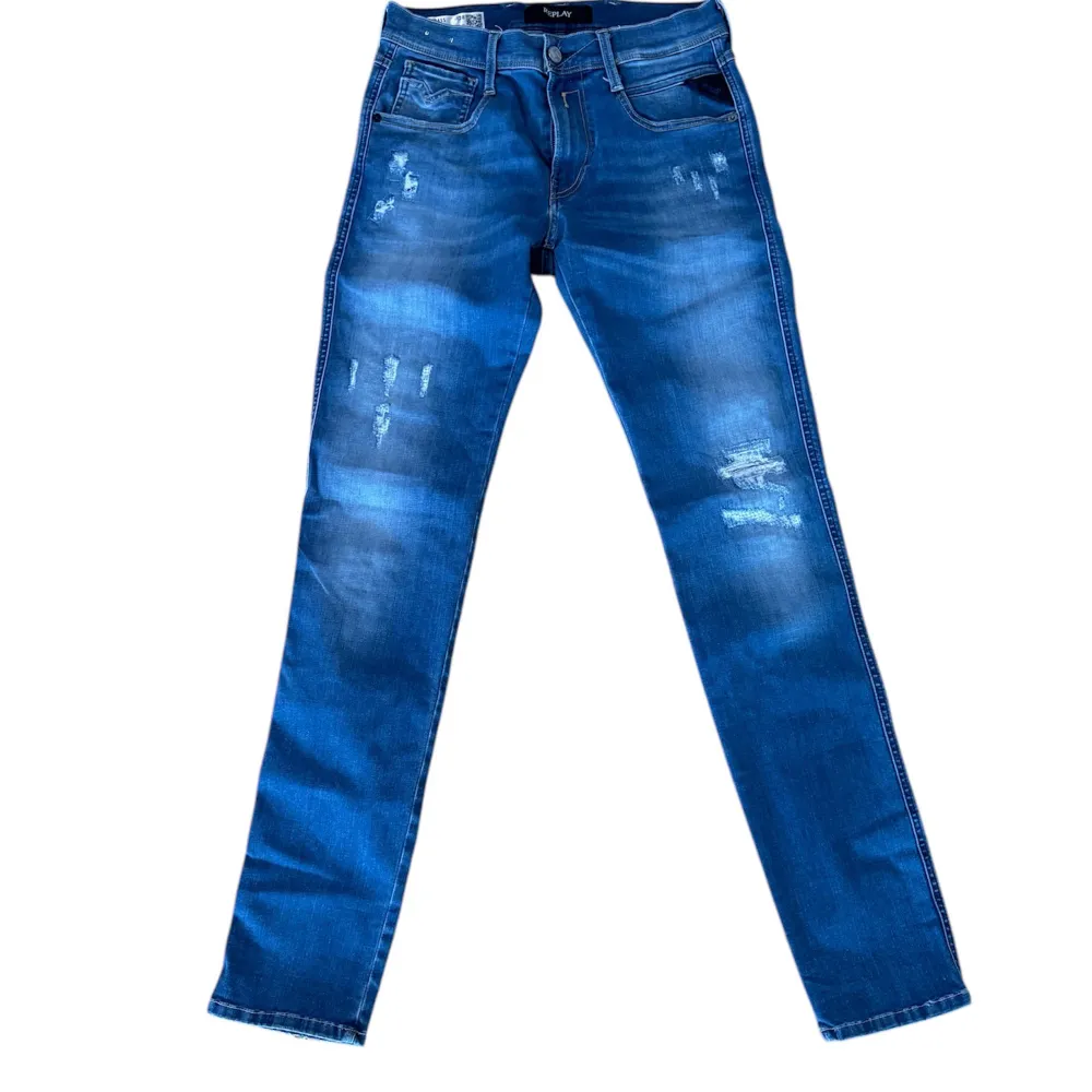 // Replay anbass jeans | Storlek W28/L32 | Benlängd: 102cm / Midja: 37cm | Nypris runt 1800kr | Kontakta för fler frågor eller funderingar // Deluxecloset . Jeans & Byxor.