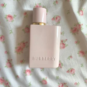 burberry her parfym - aldrig använts 💞💞