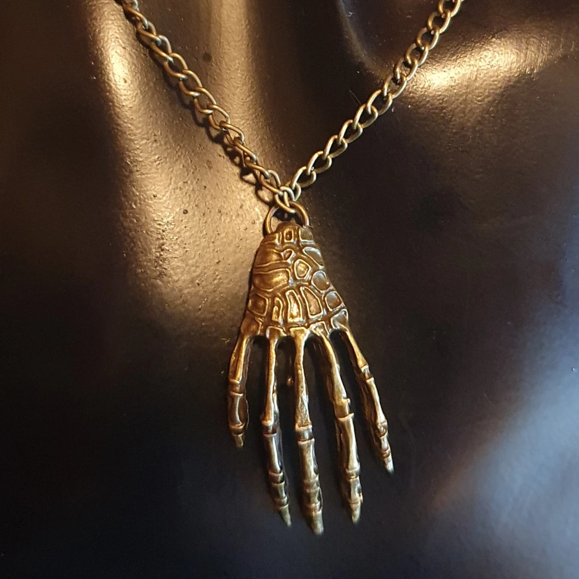 Halsband - Skeletthand