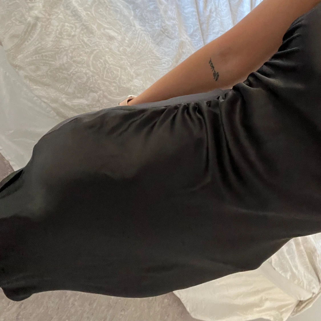 Svart axelbandslös klänning - 91