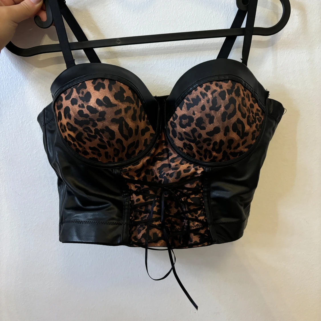 Leopard/latex korsett topp