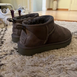 UGG låga grå - Oanvända uggs i storlek 36, pris kan diskuteras vid snabb affär 