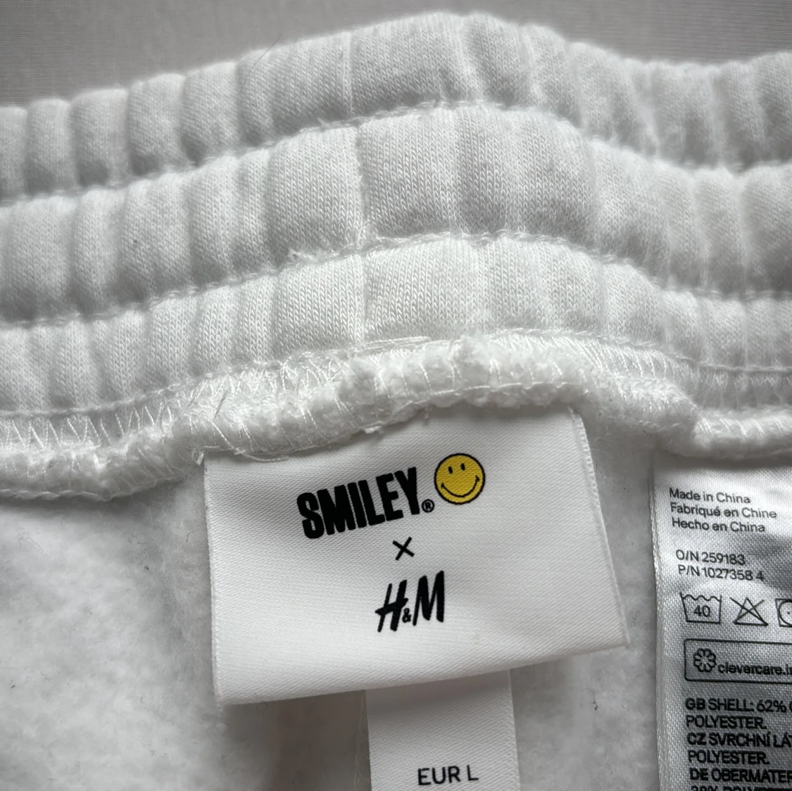 Vita mjukisbyxor från H&M x Smiley - 92