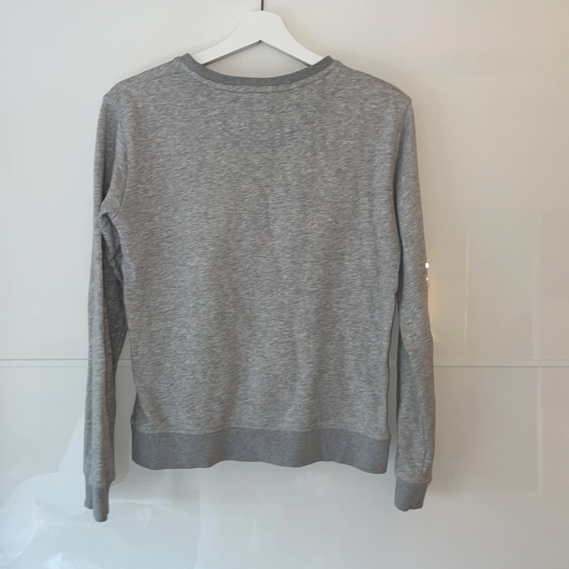 Grå tröja från GANT - 90