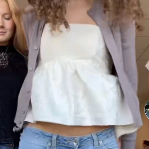 Topp - Säljer denhär toppen. Storlek S