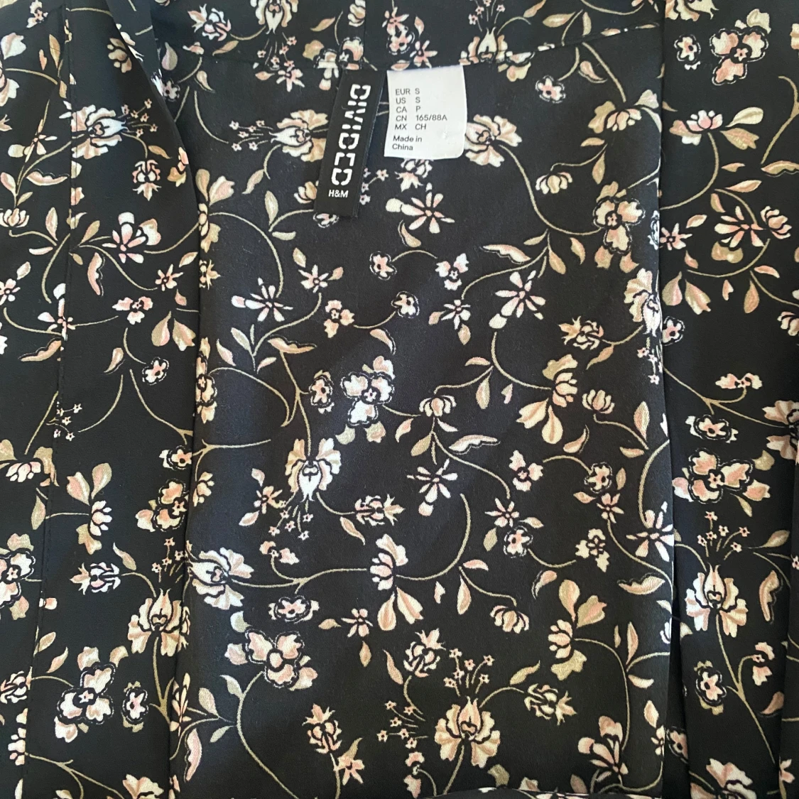 Svart blommig kimono från H&M - 91