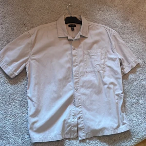 Kortärmad skjorta - Storlek M skick 8/10