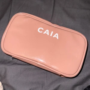 Caia necessär till sminkborstar - Helt oanvänd necessär till sminkborstar från caia, nyskick. 