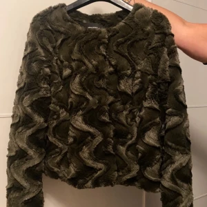Superfin oanvänd jacka - Oanvänd jättefin och mjuk jacka från vero moda💗🍂 Super mjuk och perfekt till hösten, vintern och våren! Stängs med knappar. Storlek S⭐️