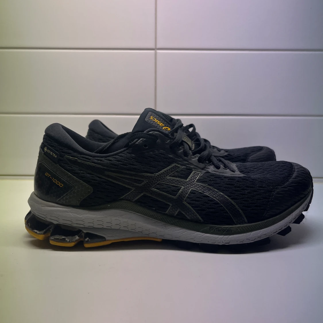 Asics gt-1000
