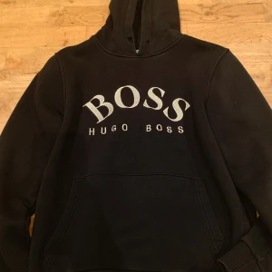 Hugo boss hoodie - I bra skick det ända som saknas är snörena