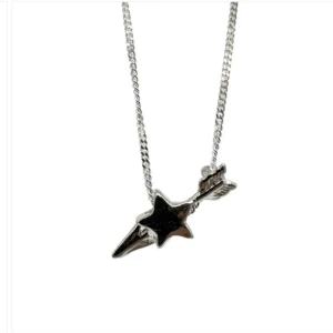 L8hasselblad  - Säljer mitt halsband från L8hasselblad då den inte kommer till användning❤️Stolek 40cm