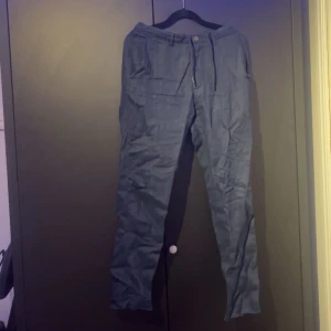 Zara linnebyxor S - Storlek S Använda fåtal gånger. Skick 9/10 som nya  