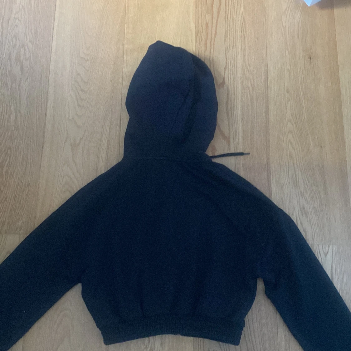 Svart hoodie från NA-KD Reborn - 90