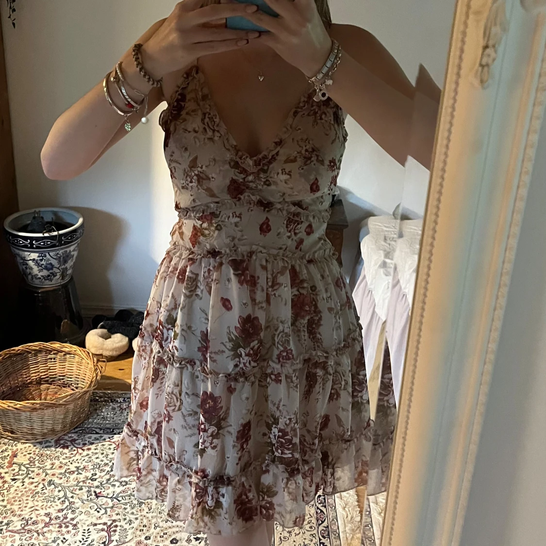 Blommig klänning från missäy - 1