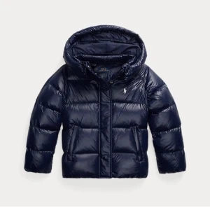 Söker Ralph Lauren vinterjacka - Söker denna jacka i storlek S, går bra med svart eller marinblå så om du har denna eller liknande från Ralph Lauren så hör gärna av dig!