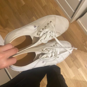 GANT skor  - Vita skor från GANT. 