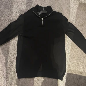 Half zip - Storlek M Använd väldigt fåtal gånger
