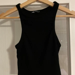 Svart linne - svart linne från ZARA. Aldrig använd, väldigt bra skick