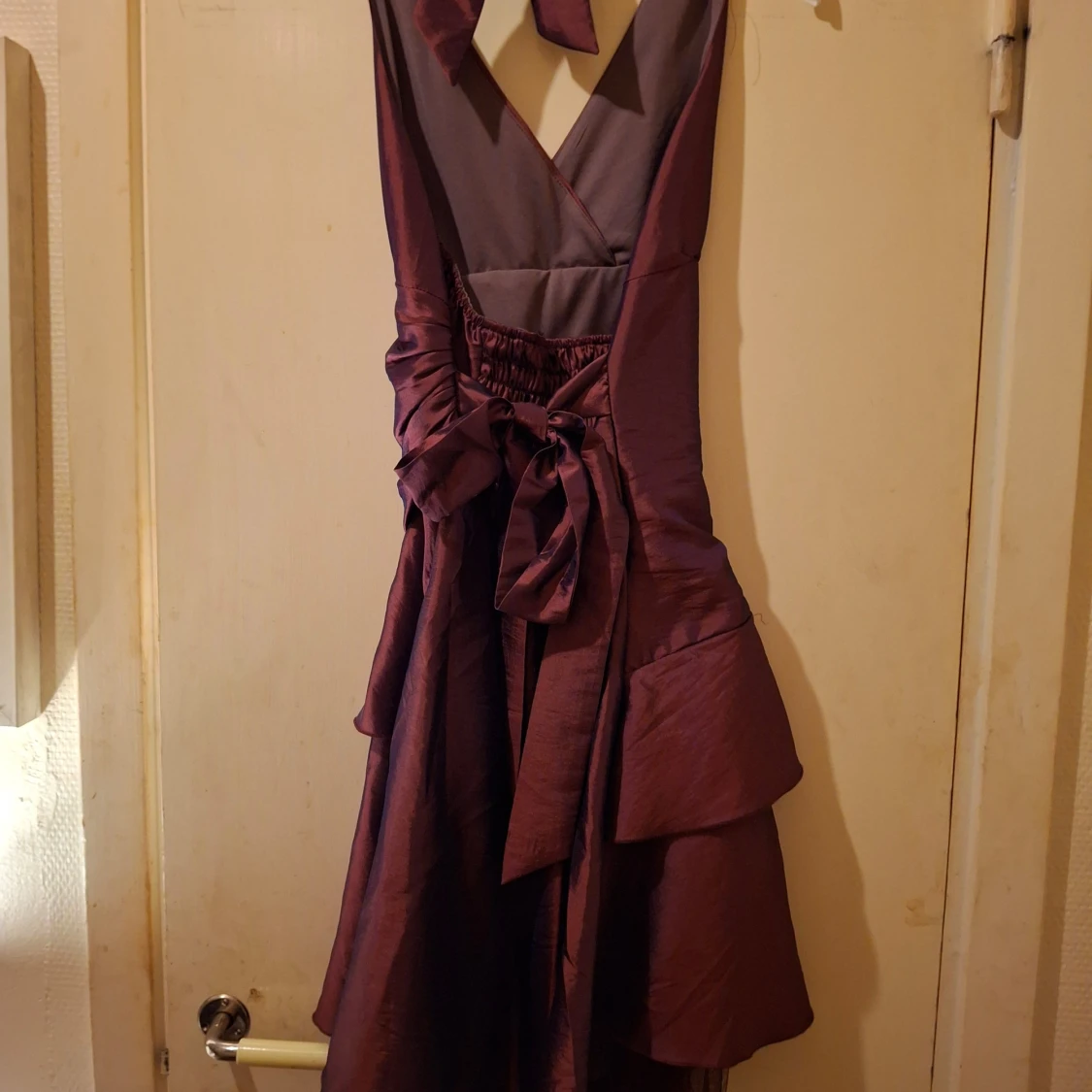 Vinröd klänning strl S - 2