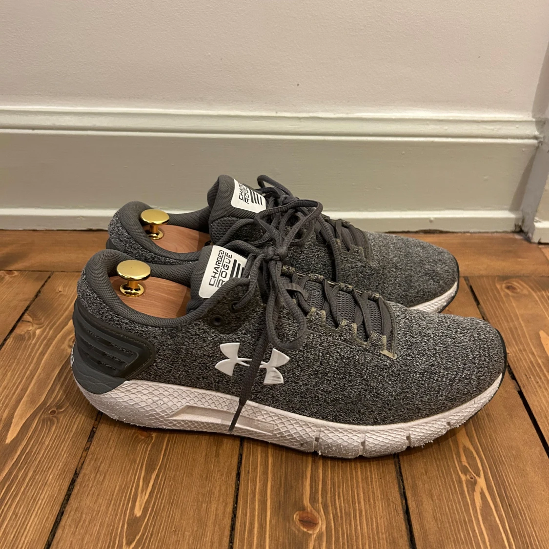 Löparskor Under Armour - 90