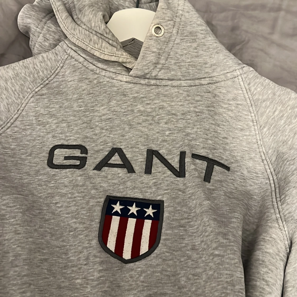 GANT HOODIE - 90