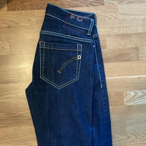 Dondup jeans George! - Säljer ett par Dondup jeans i storlek 31. Riktigt bra skick. Skriv ifall ni har funderingar!