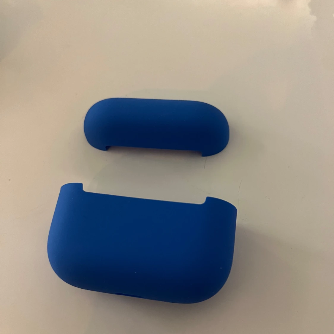 Blått silikonfodral för AirPods Pro 2/Pro från Holdit - 90