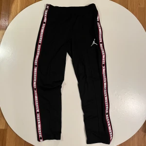 Jordan Tracksuit - Helt ny. Size S men passar M