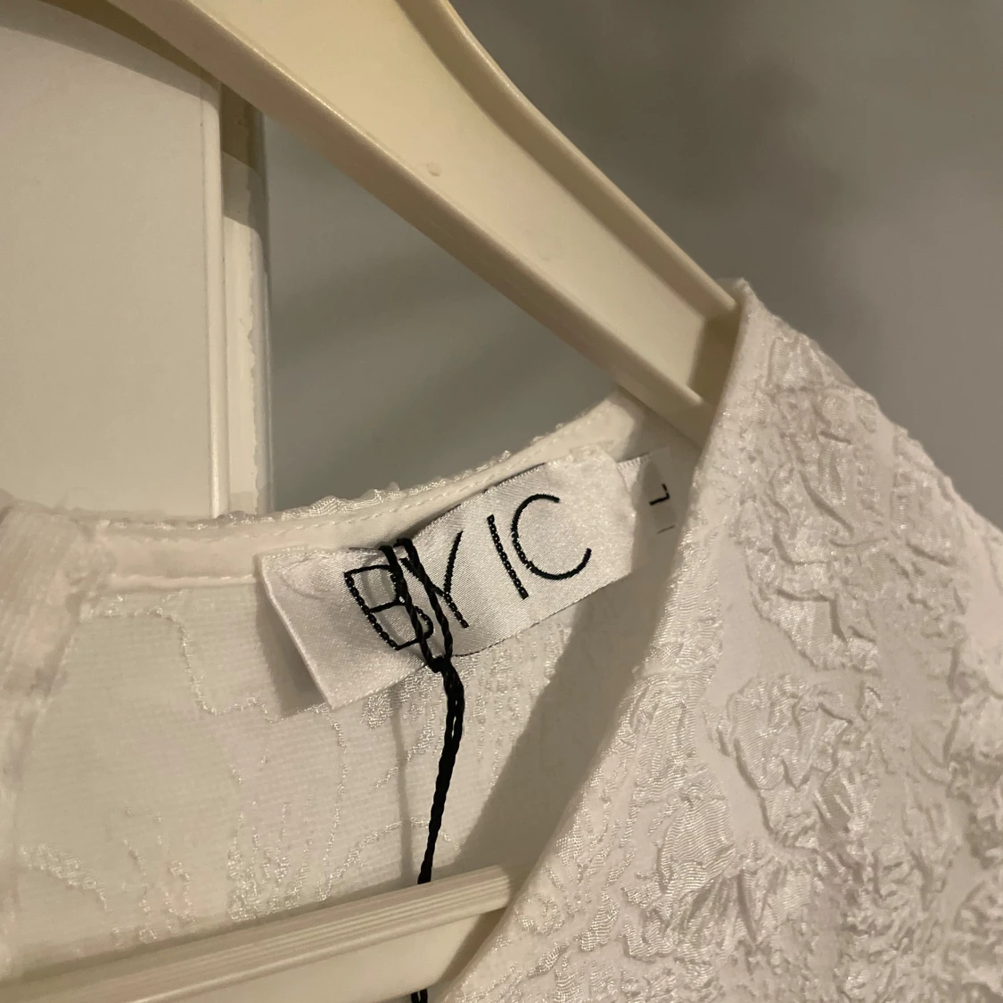 Vit klänning från BYIC - 92