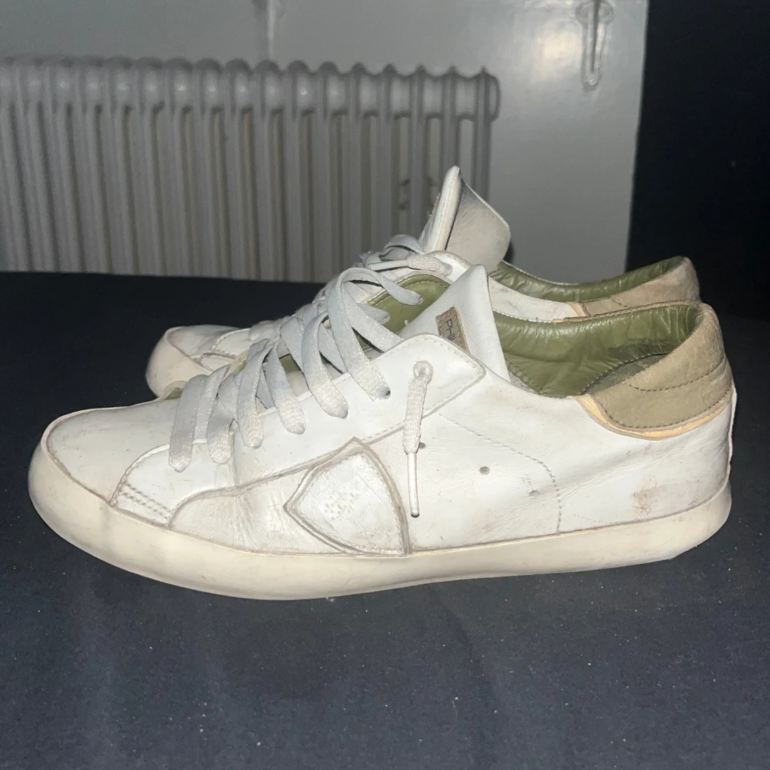 Vita sneakers från Philippe Model - 1