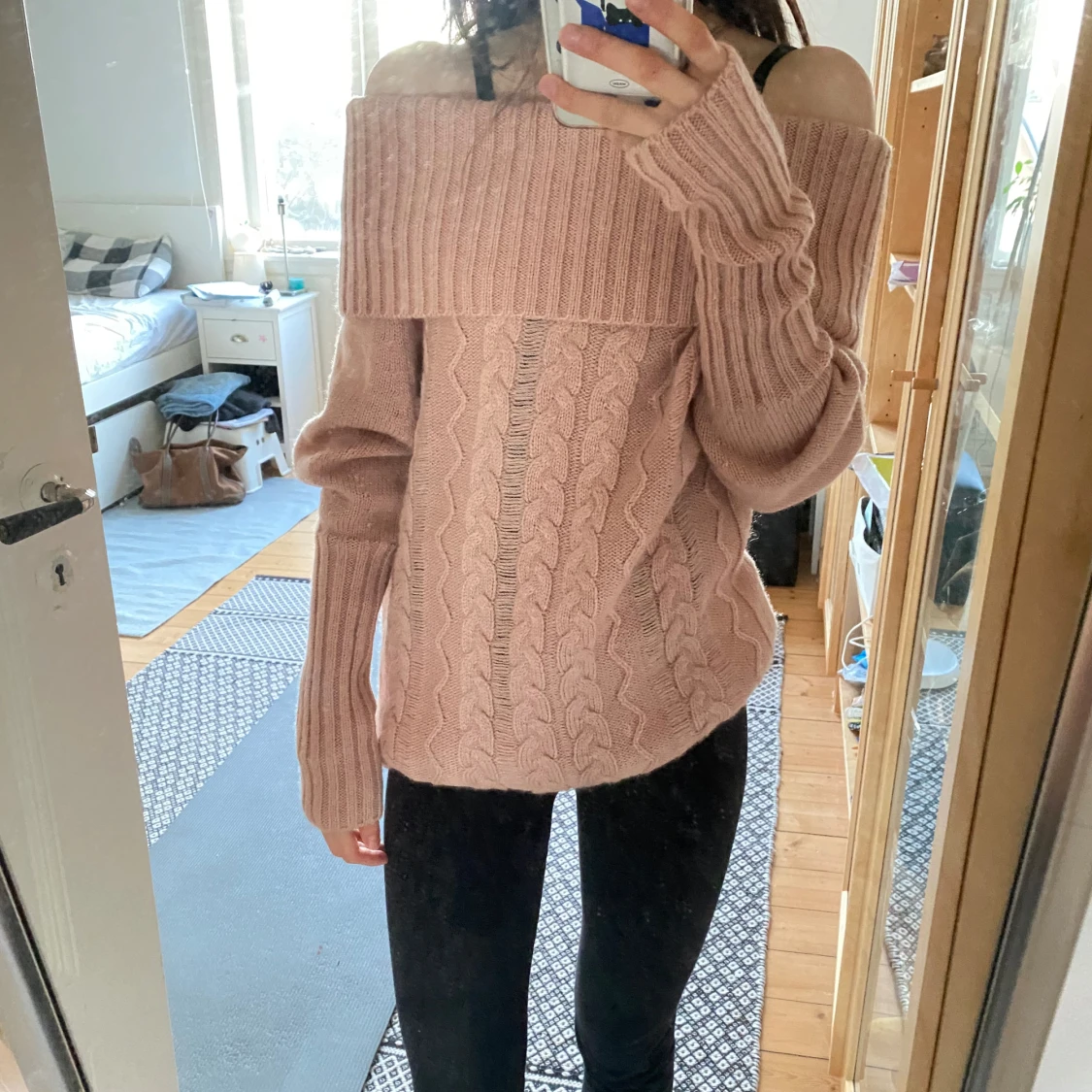 Rosa stickad off shoulder tjocktröja!  - 90