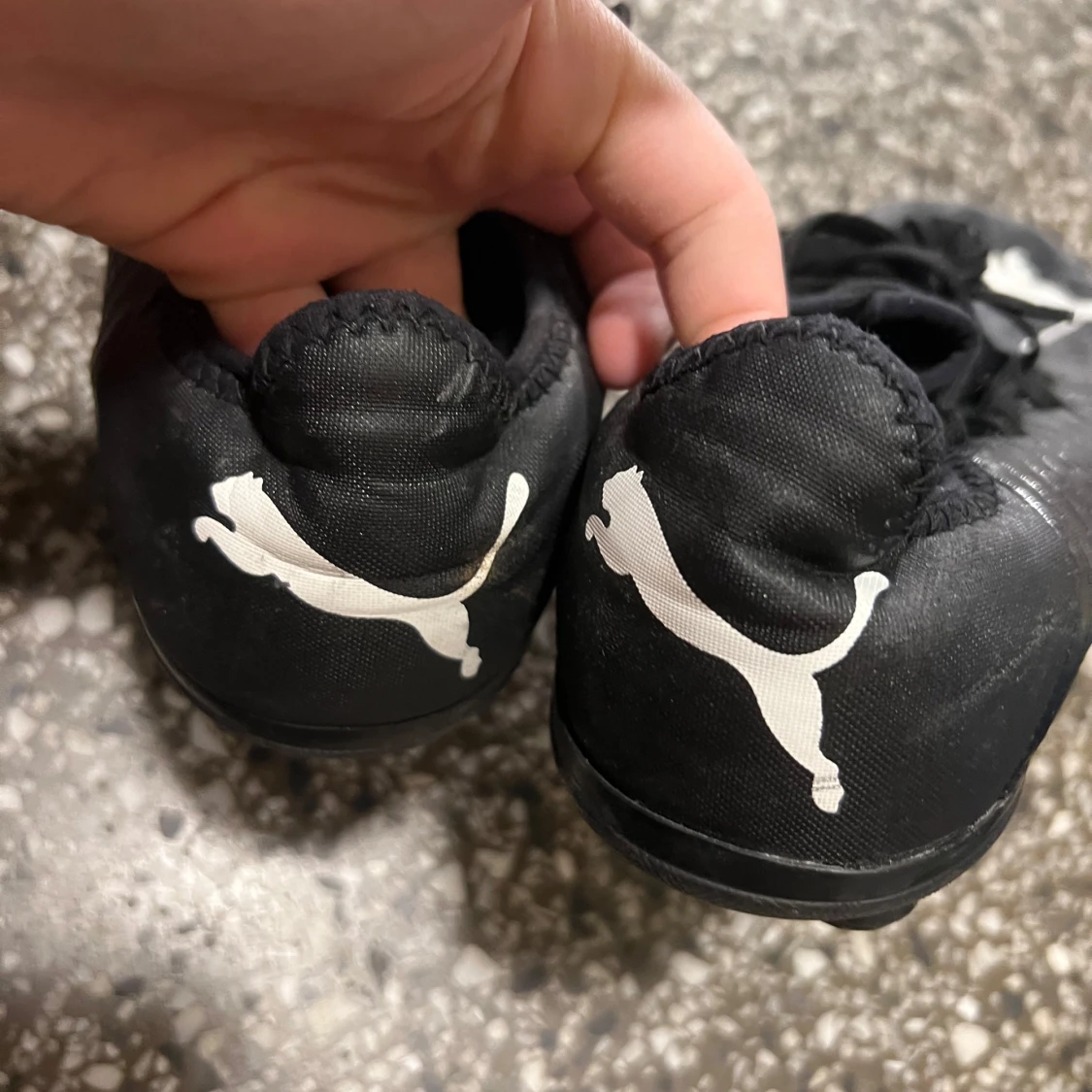Svarta fotbollsskor från Puma - 92