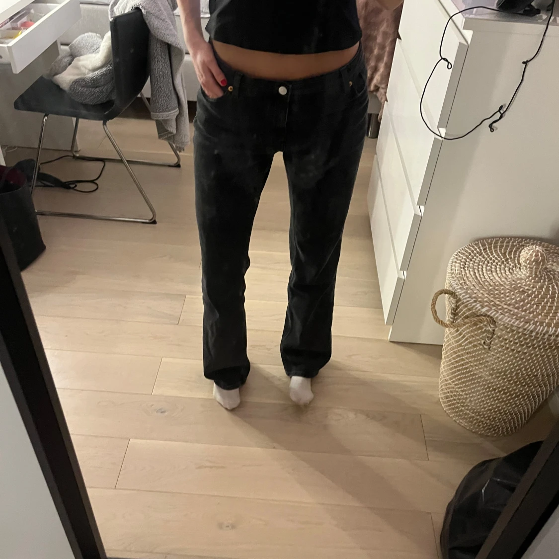Svarta lågmidjade jeans😋💕 - 4