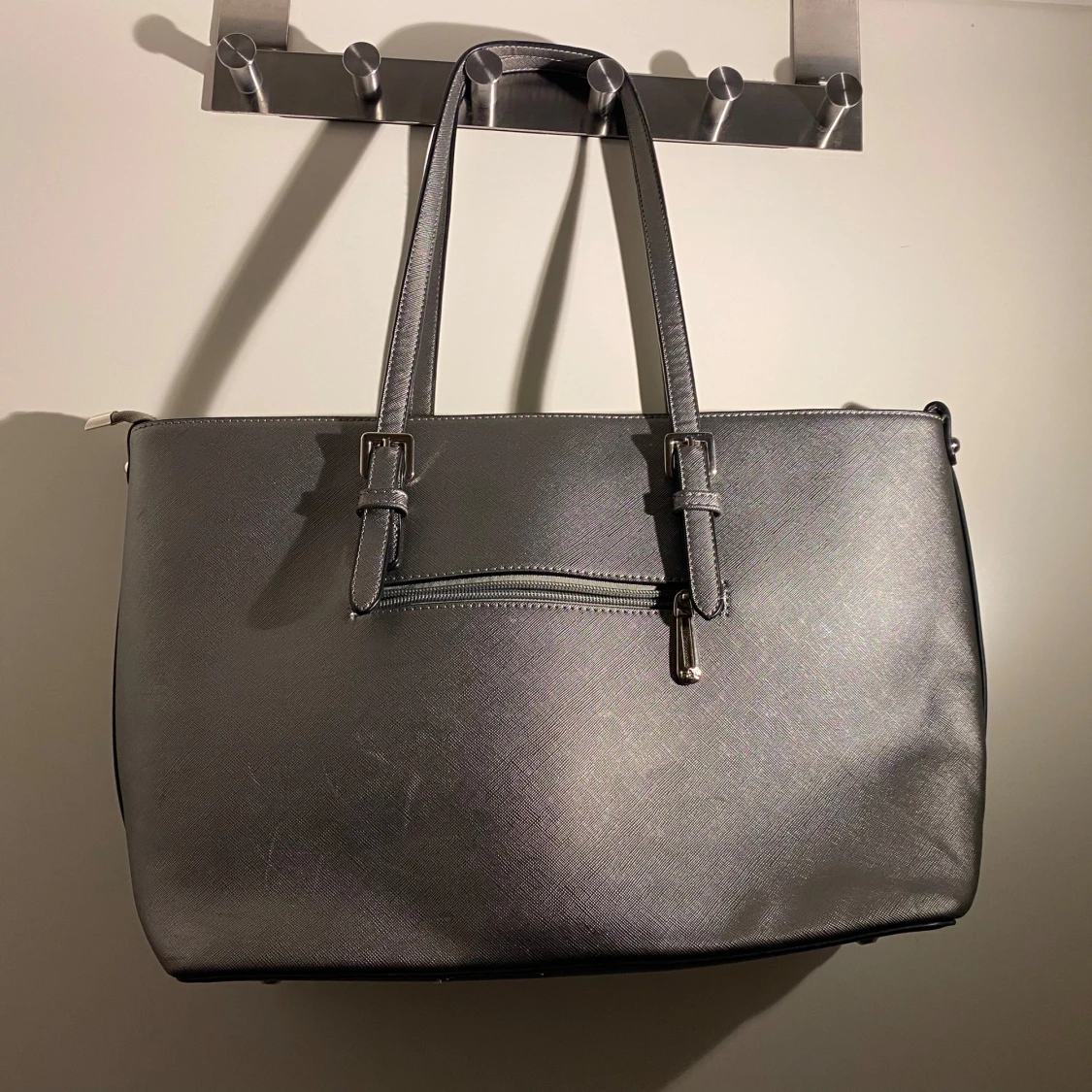 Grå axelväska från Michael Kors - 91