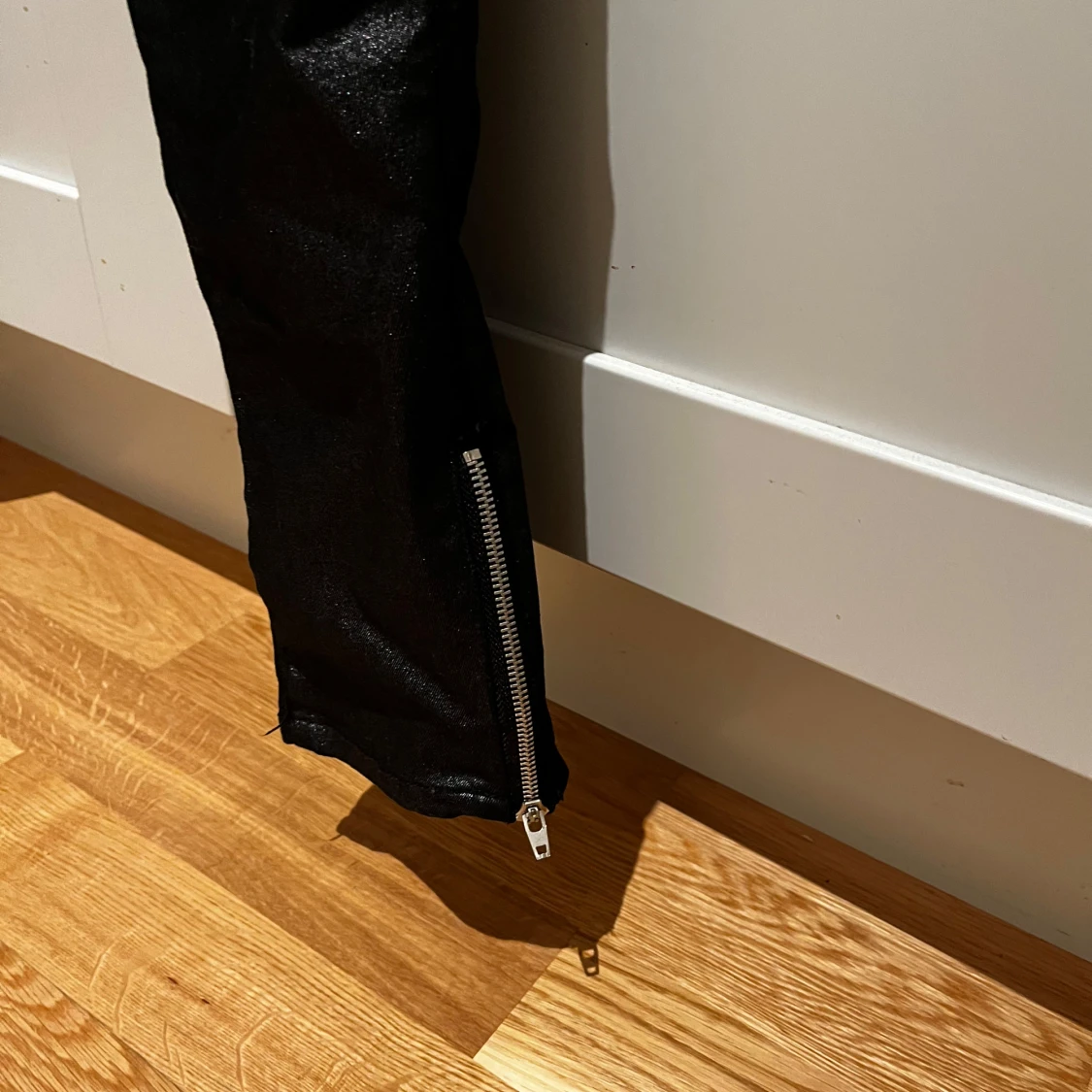 Svarta skinny jeans med dragkedja - 91