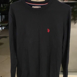 Polo Assasin  - Sjukt fett polo Assasin tröja, kvalitet är 9/10