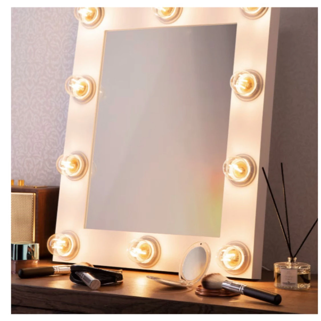 Spegel med belysning