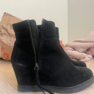 Isabel marant liknande  - Isabel marant liknande skor från Filippa K köpt för ca 2000kr