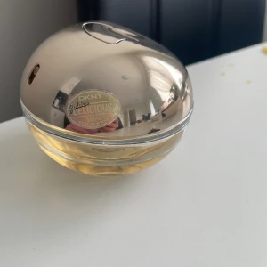 Kkny  - Mer än hälften av denna parfym finns kvar