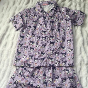 Kuromi pyjamas  - Kuromi pyjamas i One Size, med shorts ^_^ Aldrig använt men saknar prislapp💓