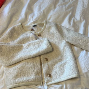 Kofta ginatricot storlek s - Helt ny kofta från Gina. 