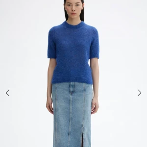 House of Dagmar Brushed Alpaca Top - Jättefin stickad alpaca-tröja i Klein-blå från House of Dagmar.  Storlek S, använd 1 gång så i mycket fint skick.  Inköpt för 3000kr