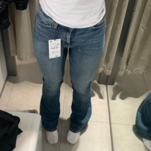 Jeans - Ett par jeans från zara i storlek 36💜Knappt använda😊