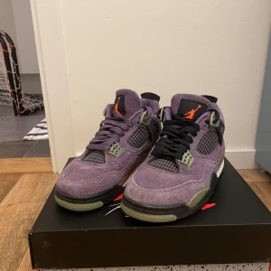Jordan 4 Grand Canyon med box - Väldigt fina Jordan 4 använda några enstaka gånger. Box finns med pris kan diskuteras. Nypris 3000 till 5000