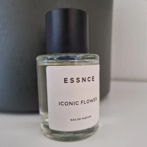 Parfym - Parfym ifrån essnce