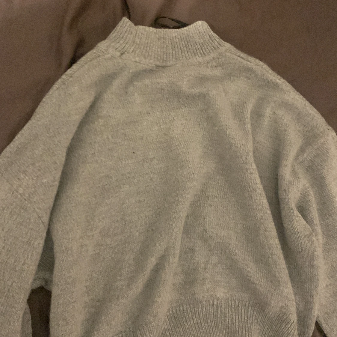 Grå tröja  - 90