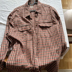 Levis skjorta  - Lite använd skjorta från Levis. Storlek Xl