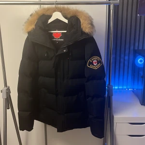 Vinterjacka alesandro zavetti - Sparsamt använd en vinter Vid frågor kontakta mig gärna😊