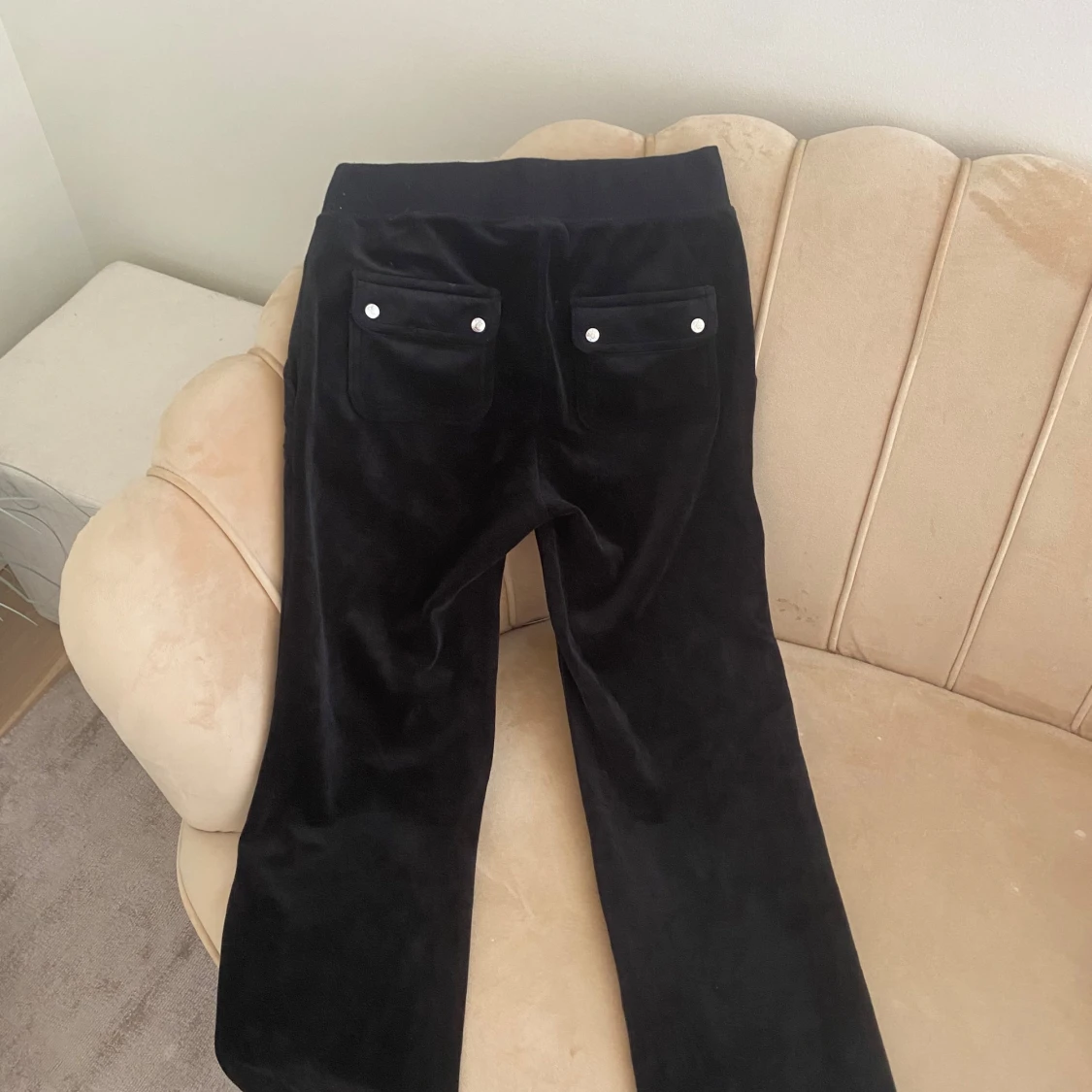 Svarta juciy couture byxor  - 91